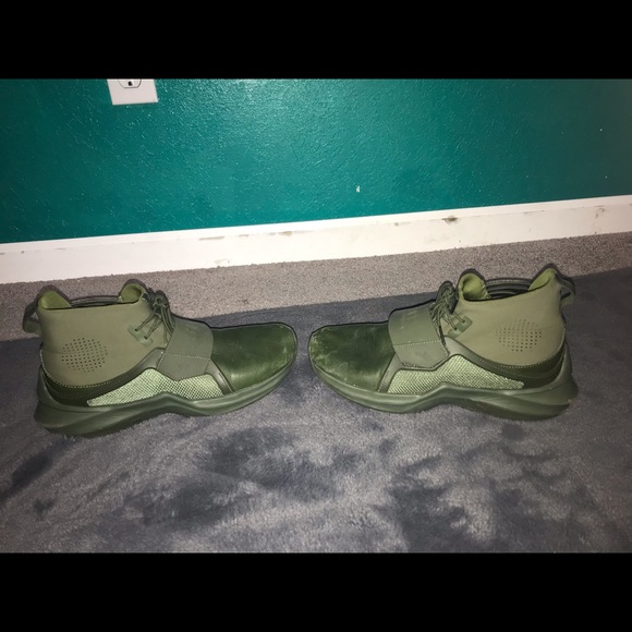 rihanna fenty green shoes - Picture 3 of 4